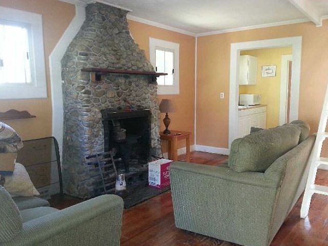 2nd image of 11 Glen Dr