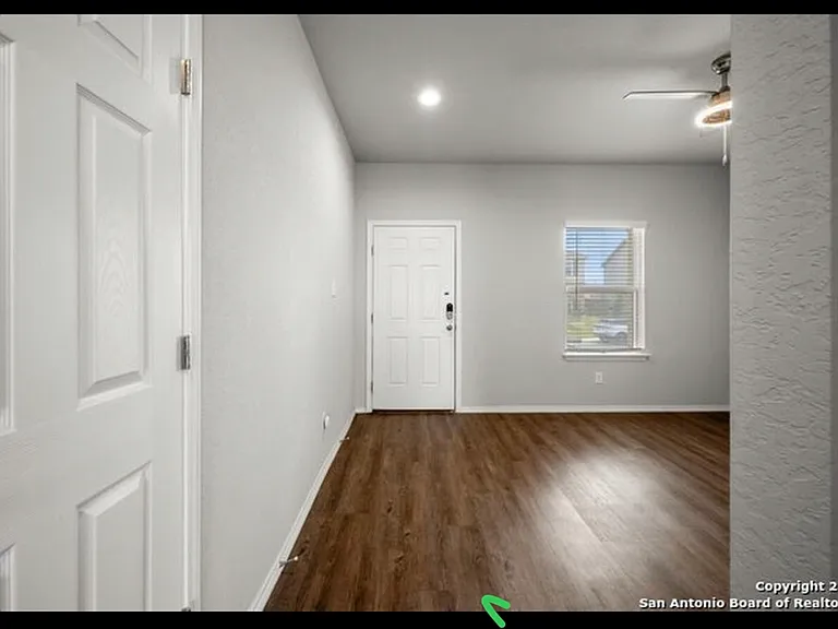 7615 Capstone Rdg — Photo 2