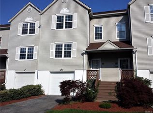 505 Bayberry Ct, New Windsor, NY 12553