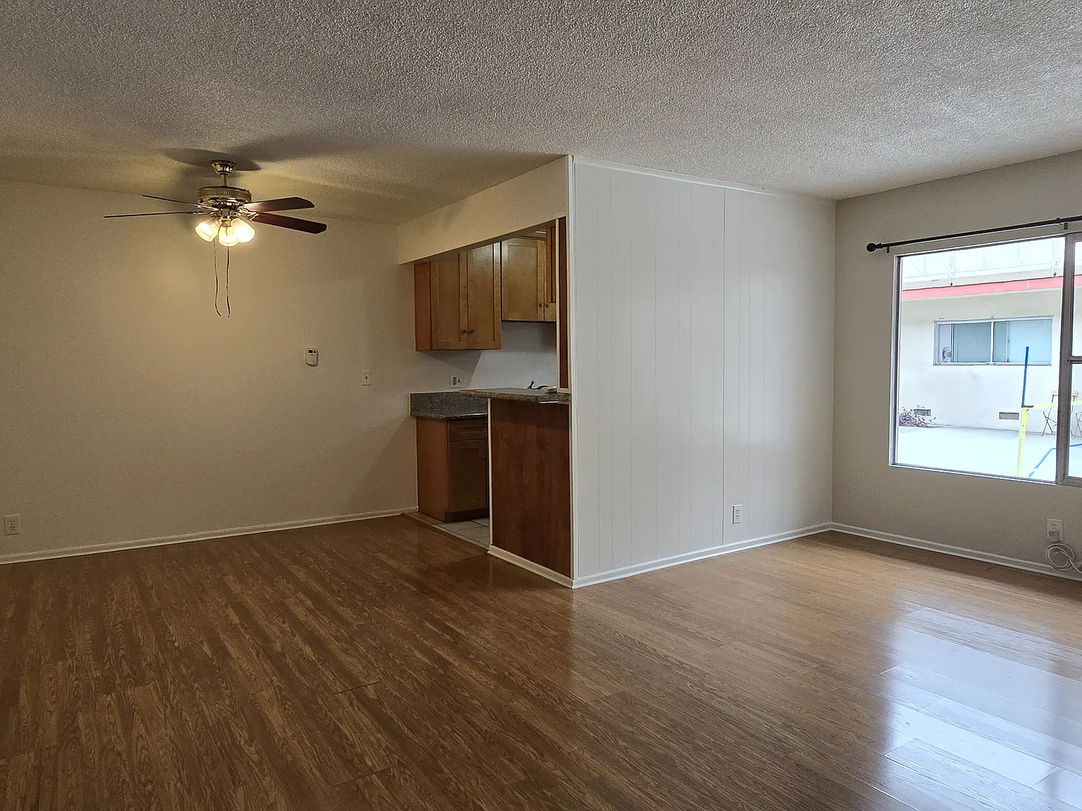 2 bed, 850 sqft, $2,000 — Photo 3