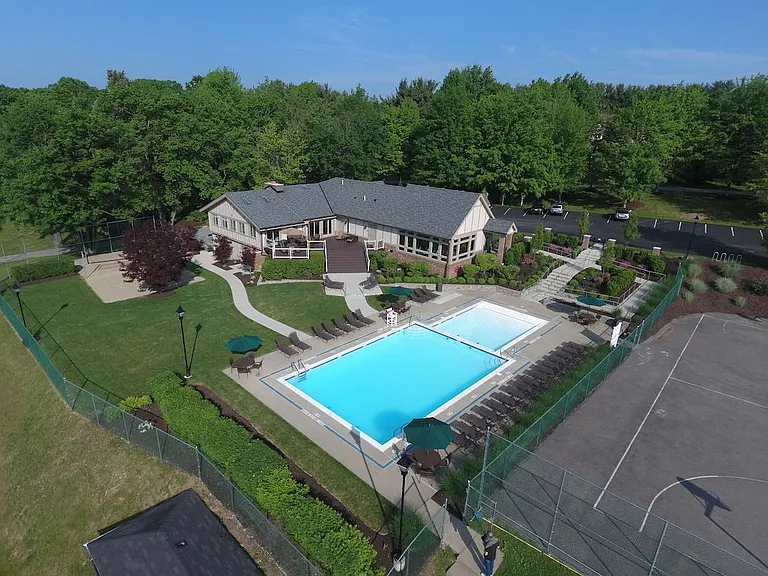 Hickory Hills — Photo 15