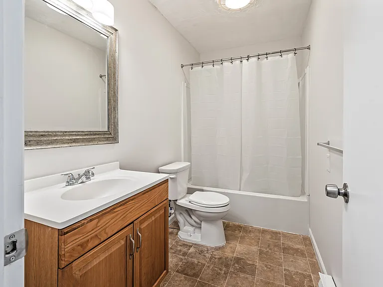 121 Bailey St #D31 — Photo 22
