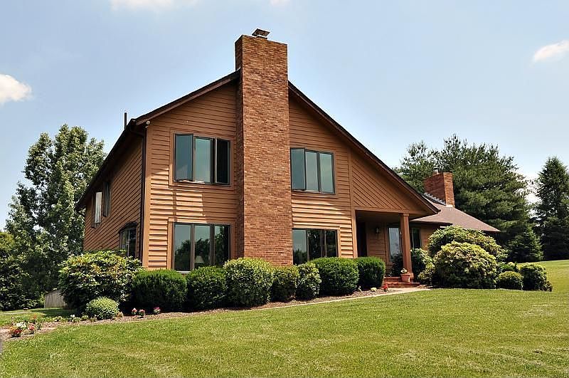 2nd image of 2583 Louanne Ct