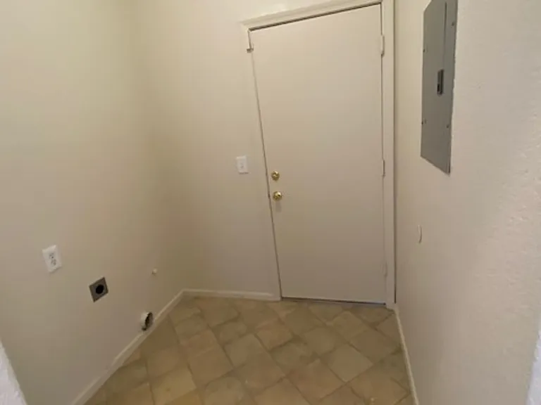 566 Stewart Way — Photo 17