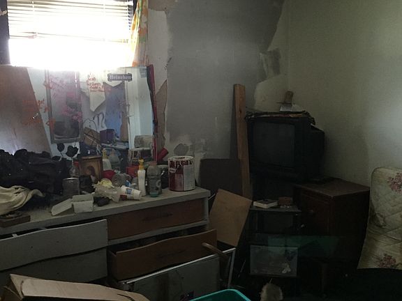 5th image of 2505 S Sterling Ave