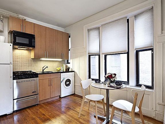 4th image of 200 W 109th St APT C7