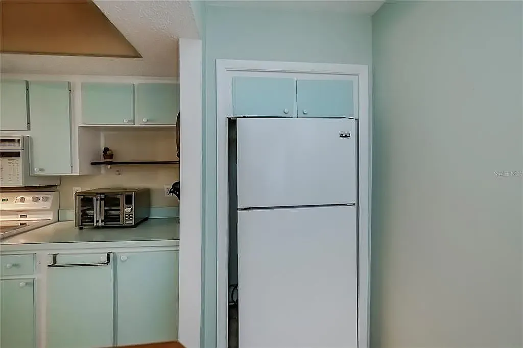 2 bed, 987 sqft, $1,300 — Photo 2