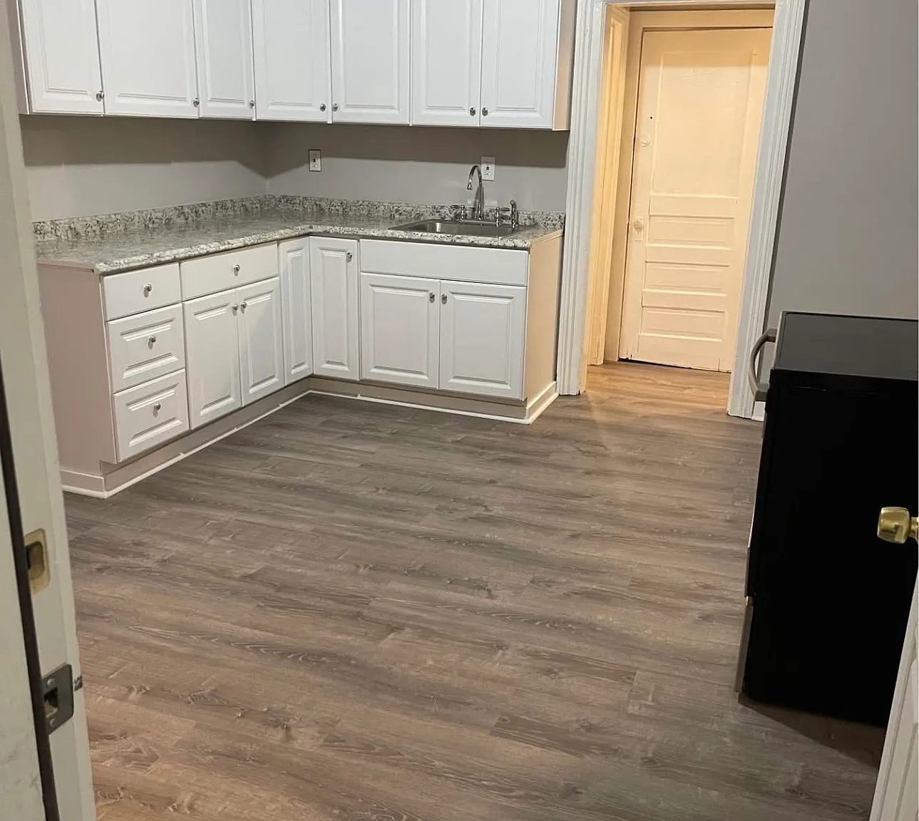 3 bed, 1000 sqft, $1,500 — Photo 1