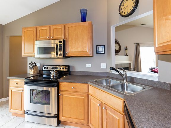 4th image of 24938 W Franklin Ln