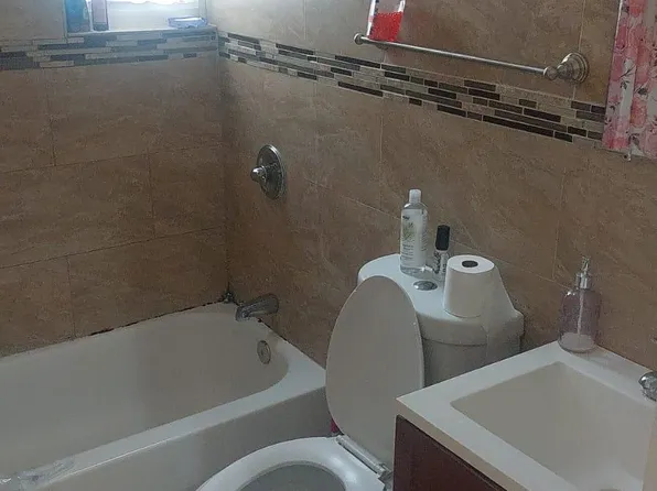 4704 Grand Avenue image 12 of 14