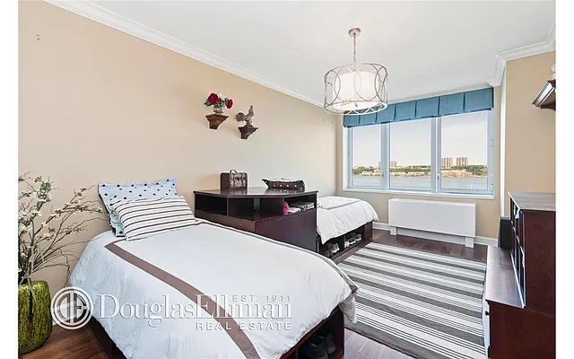 Sold by Douglas Elliman | media 6