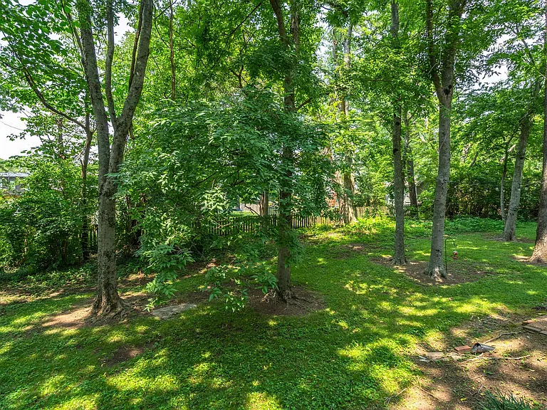 114 Brattlesboro Dr — Photo 30
