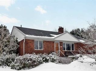 34 Irene Ln E, Plainview, NY 11803