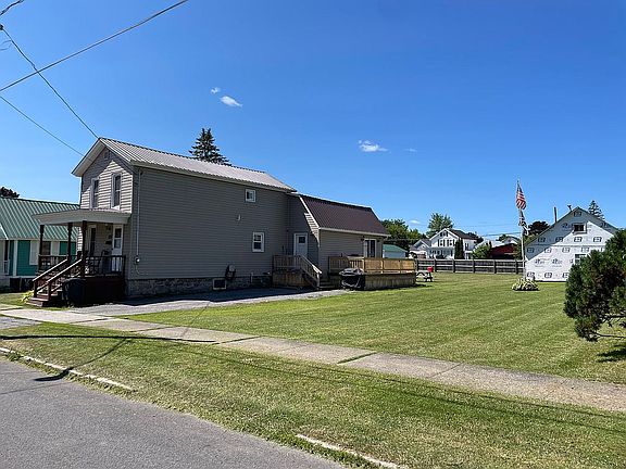 3rd image of 1017 Pickering St