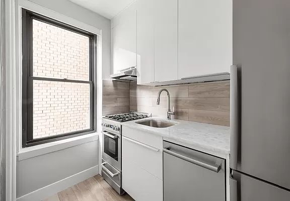 3rd image of 7 Park Ave APT 4F