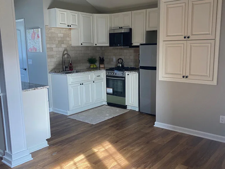 197 N Ellicott St — Photo 1