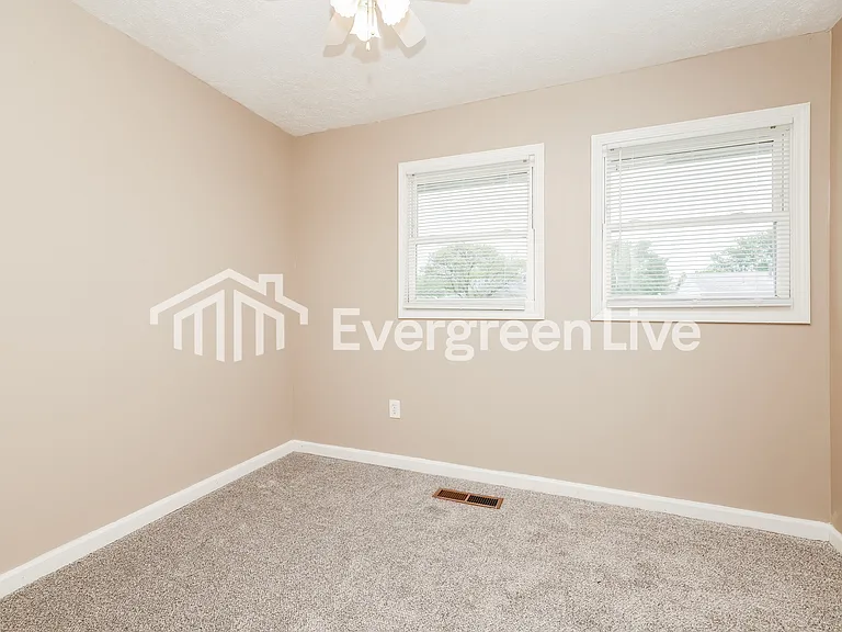 605 Mead Ln — Photo 12