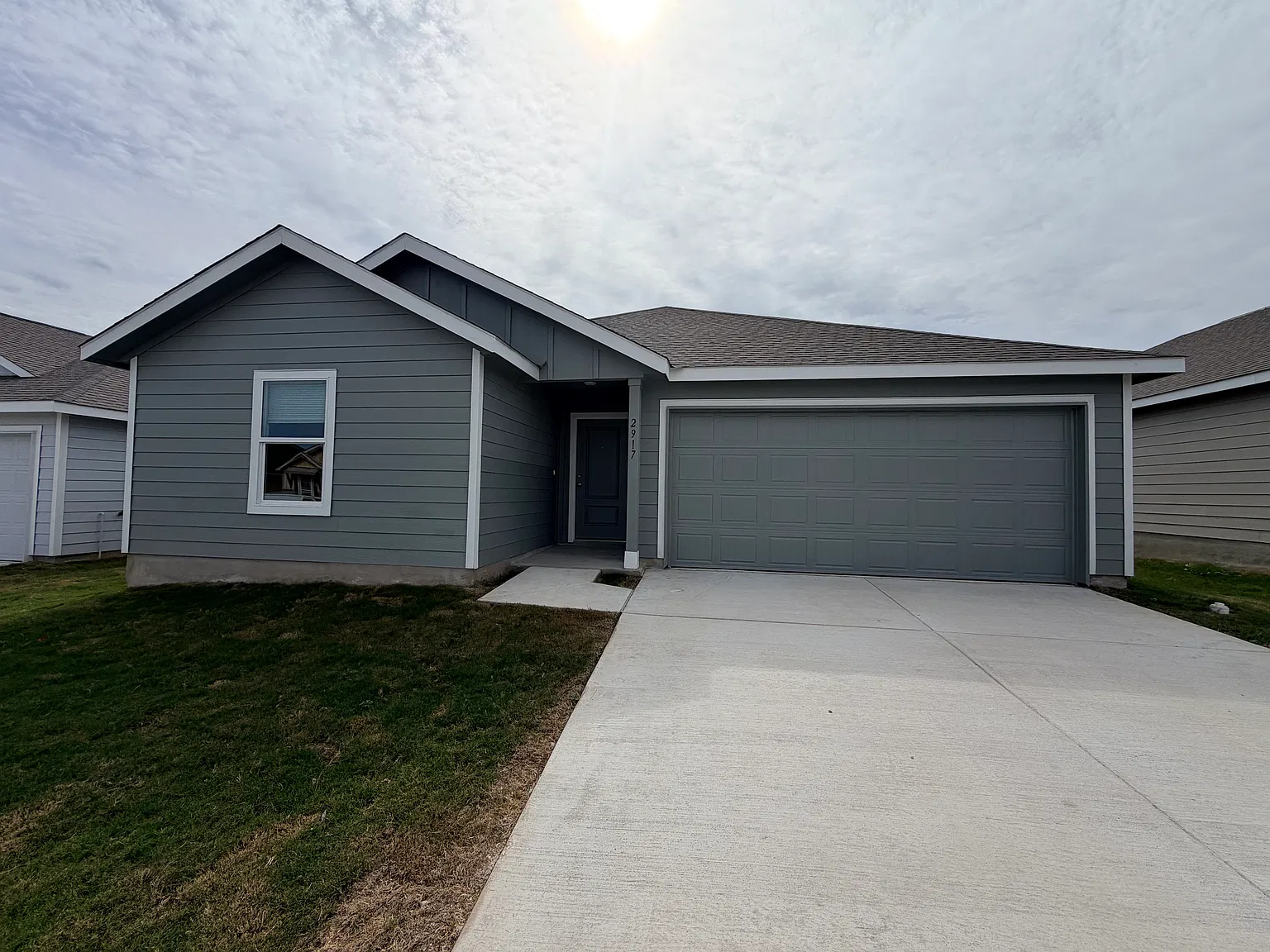 4 bed, 1985 sqft, $1,950 — Photo 1