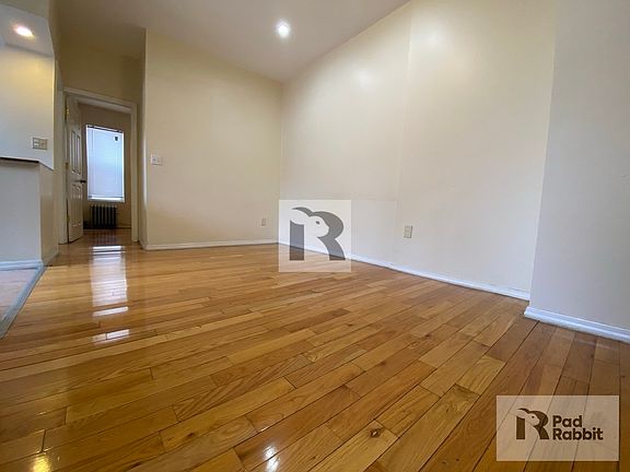 4th image of 660 Rogers Ave #2D