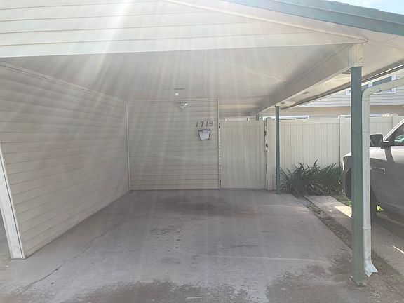 3rd image of 1719 S Oxalis Ave #1719