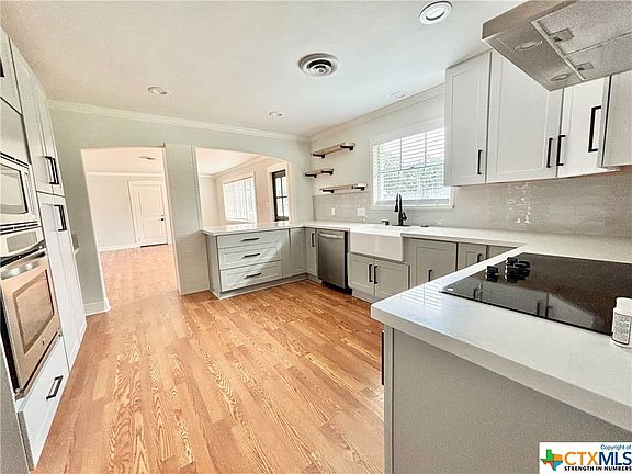 4th image of 2801 College Dr