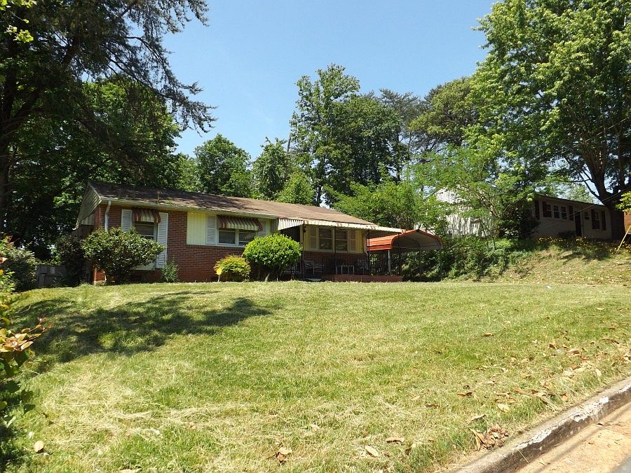2nd image of 2724 Teresa Ave