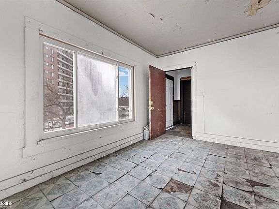 5th image of 5312 Maxwell St