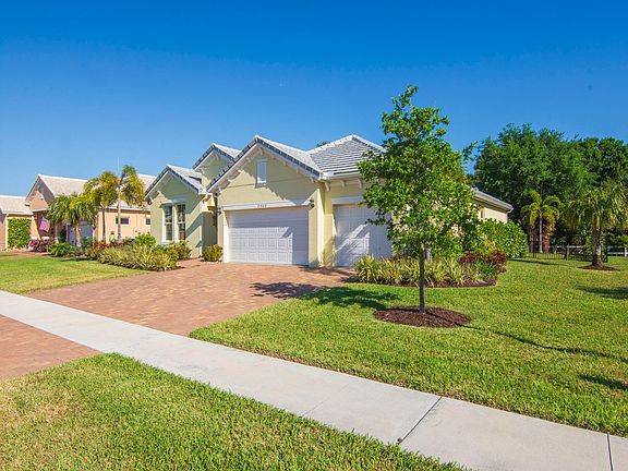 2nd image of 2560 Saint Lucia Cir