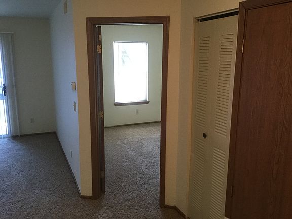 5th image of 73 Willow Creek Dr #102