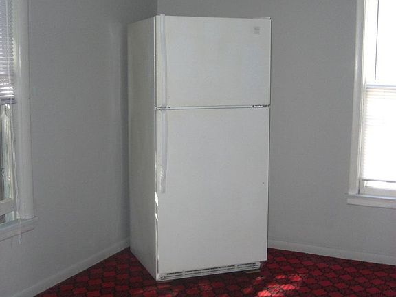 5th image of 424 E Jefferson St APT 2