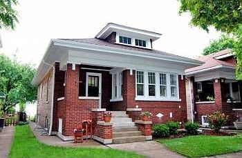 1st image of 940 Clarence Ave