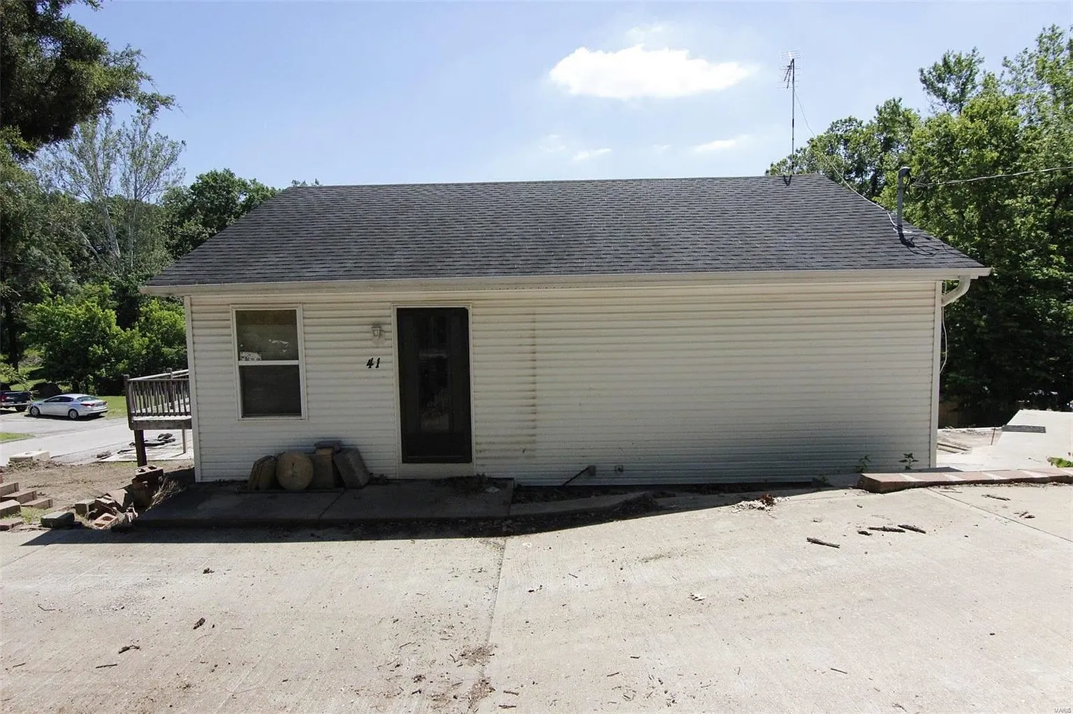 41 Francis Ave photo 1