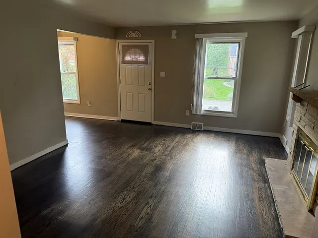 2 bed, 928 sqft, $1,850 — Photo 2