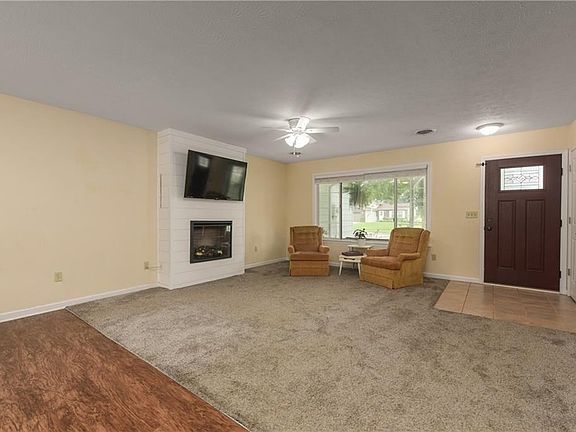 4th image of 141 Parklane Dr