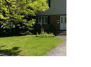 49 Strasbourg Dr, Buffalo, NY 14227