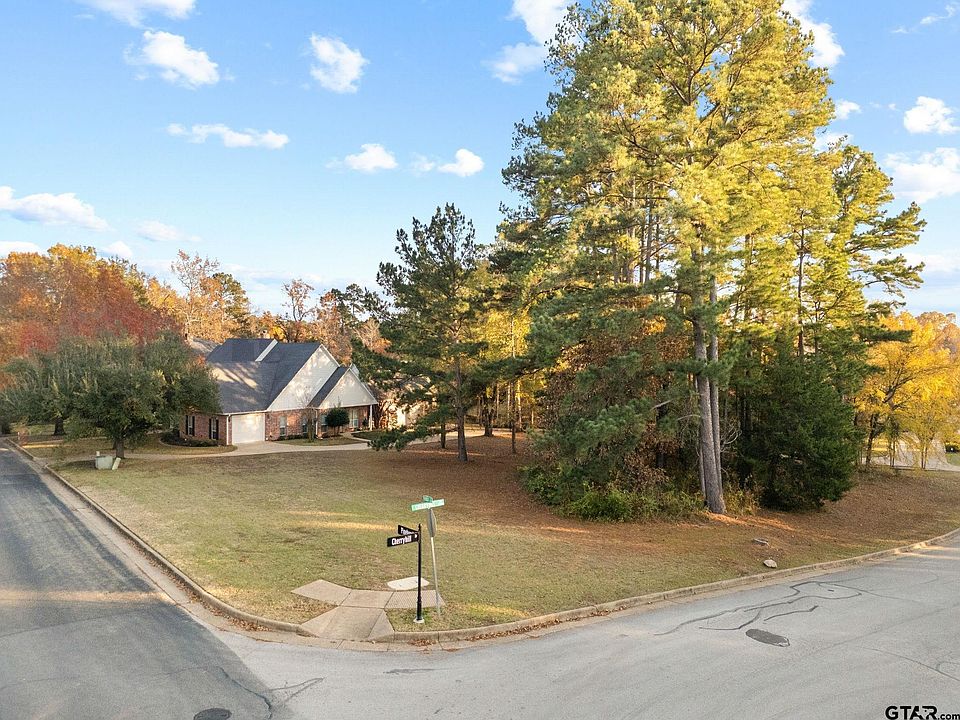 1st image of 2022 Pinehurst St