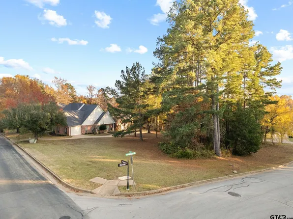 2022 Pinehurst St, Tyler, TX 75703