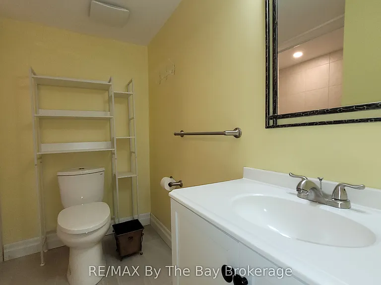 7 Harbour Cres #2 — Photo 12
