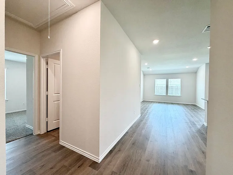1116 Riverbrook Ln — Photo 11