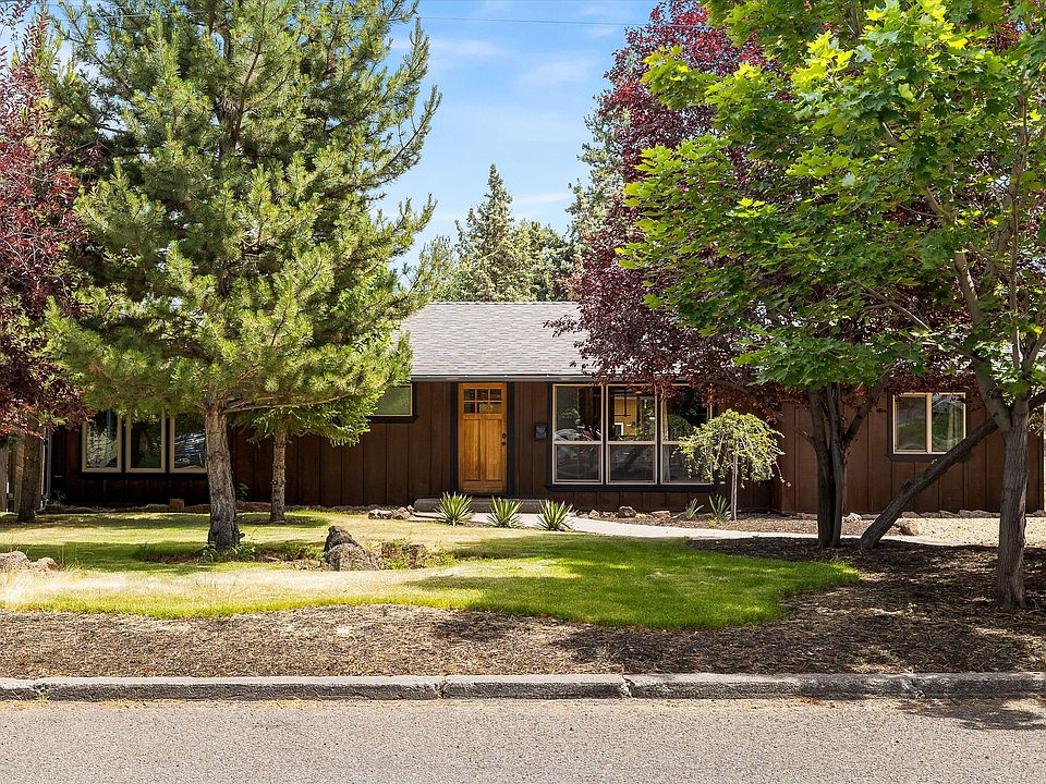 1st image of 606 NE 9th St