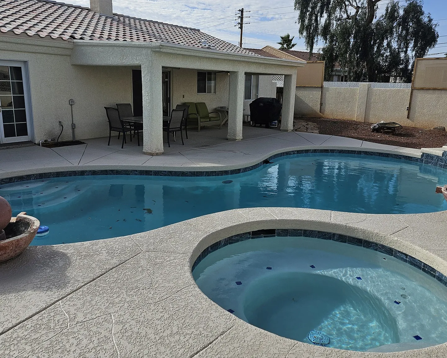 3 bed, 1577 sqft, $2,100 — Photo 1