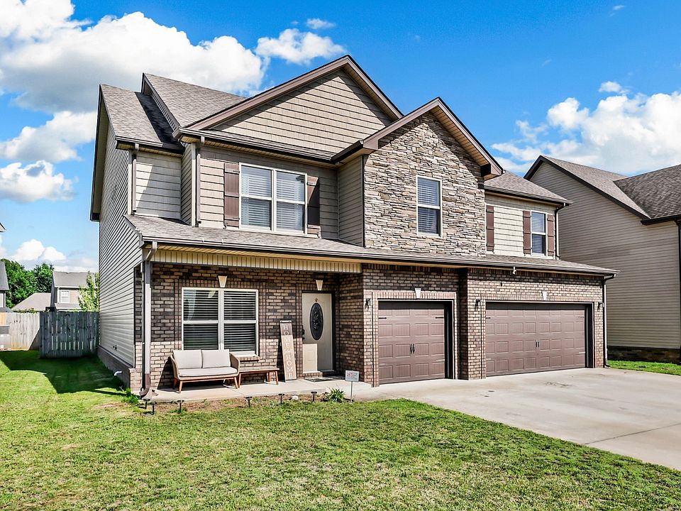 1st image of 925 Tanager Ct