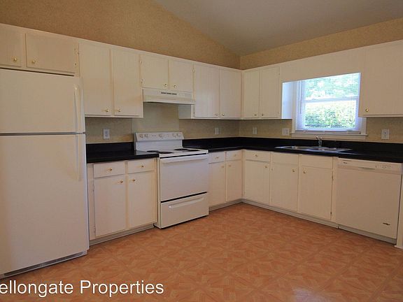 5th image of 137 Browning Ln