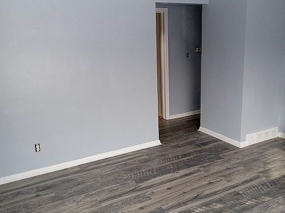 5th image of 900 Arlington St
