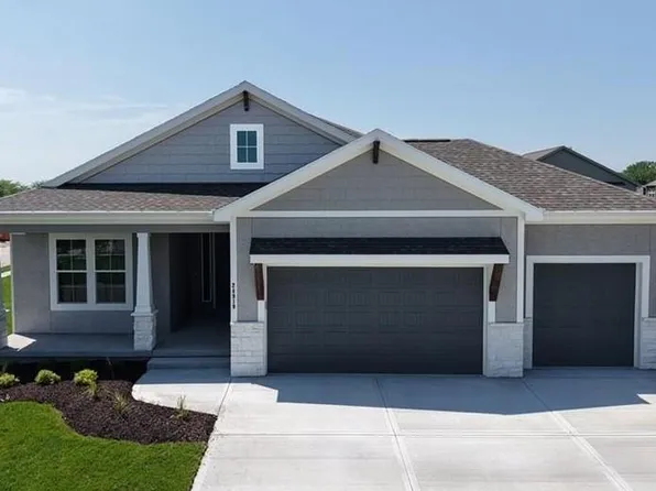 17171 S Laurelwood St, Olathe, KS 66062