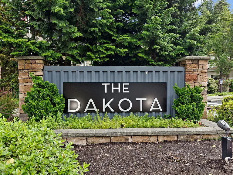 The Dakota — Photo 30