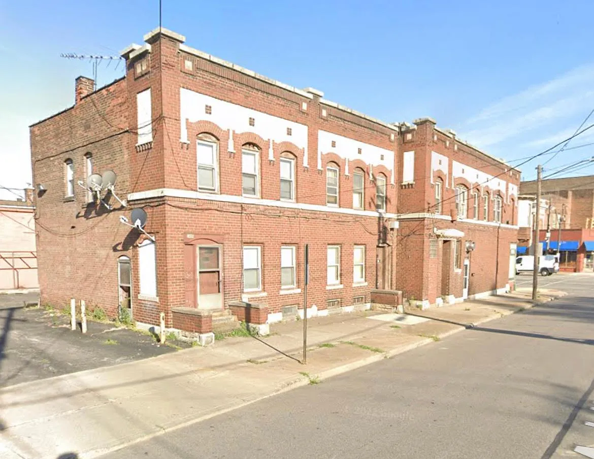 3 bed, 1700 sqft, $1,200 — Photo 1
