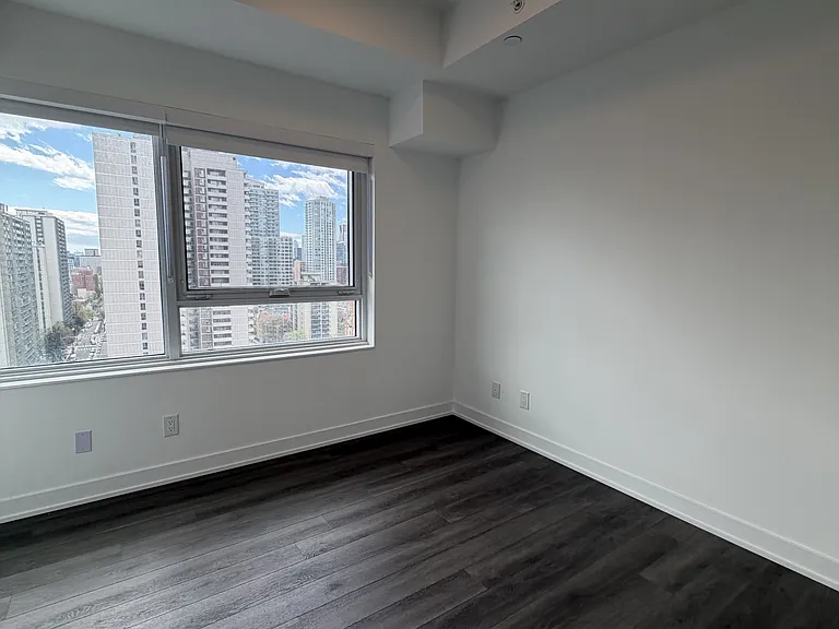 609 Sherbourne St #1710 — Photo 5
