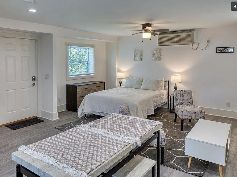 305 W 36th St #B — Photo 7