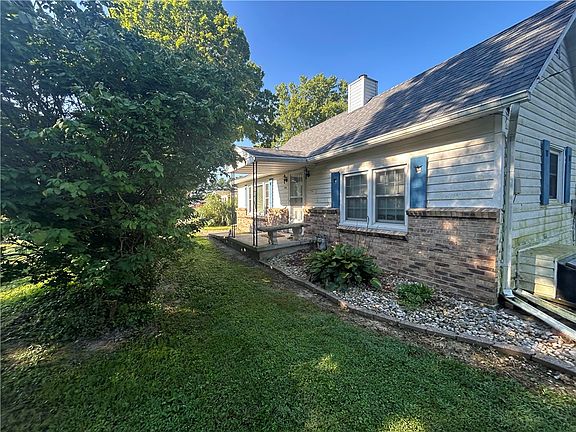 4th image of 7686 Hendricks Ln